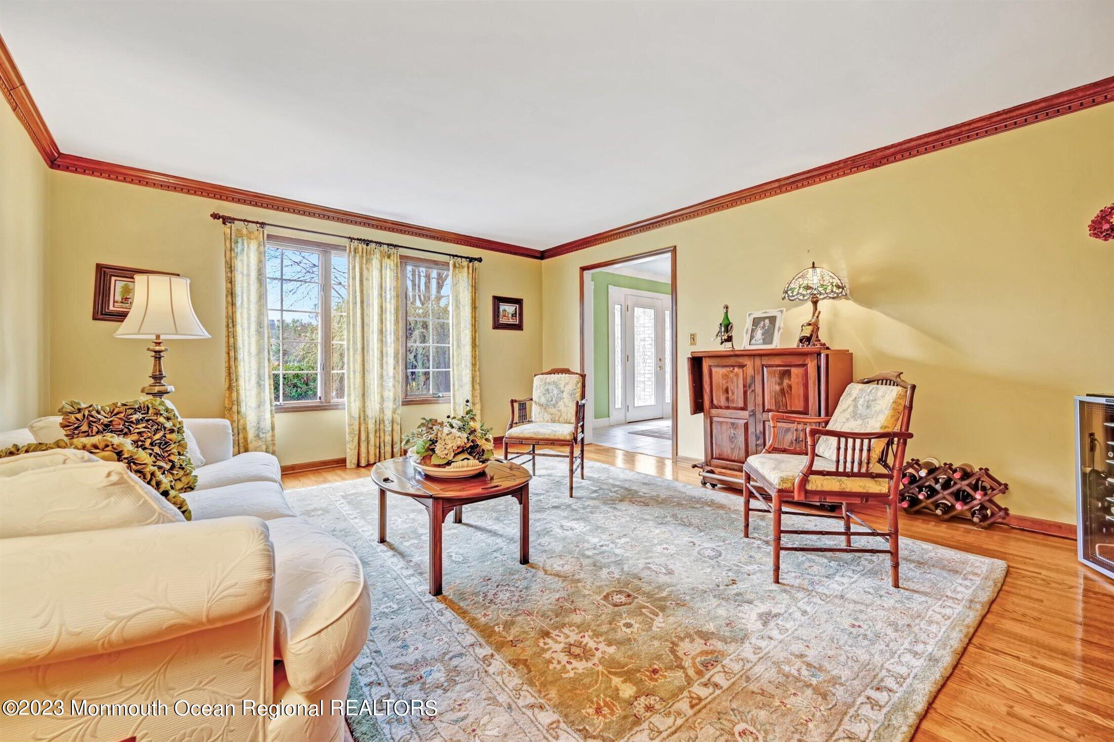 27 Laird Road Middletown, NJ 07748 - Photo 8 of 36 12-32842431