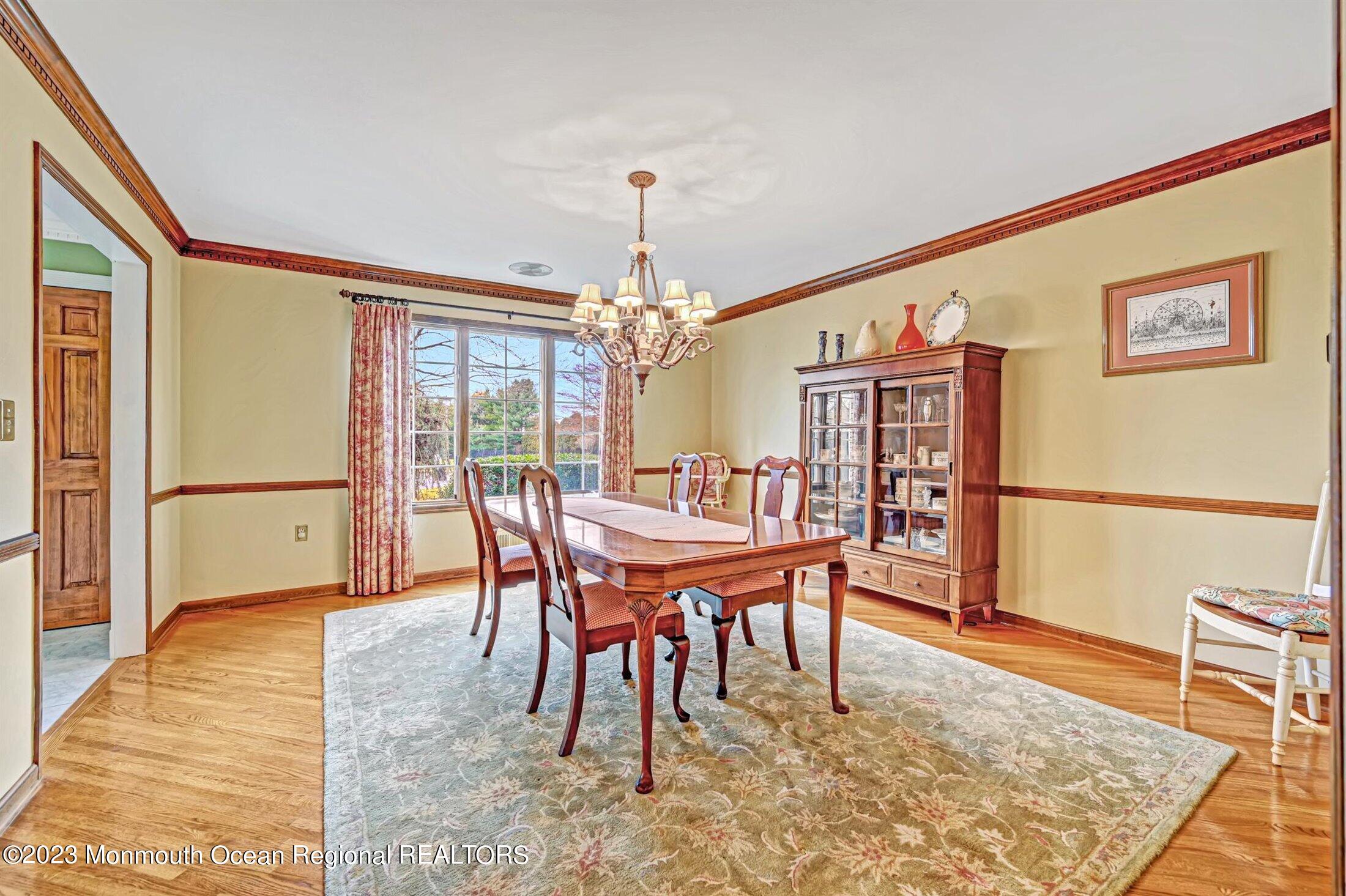 27 Laird Road Middletown, NJ 07748 - Photo 10 of 36 14-32842434