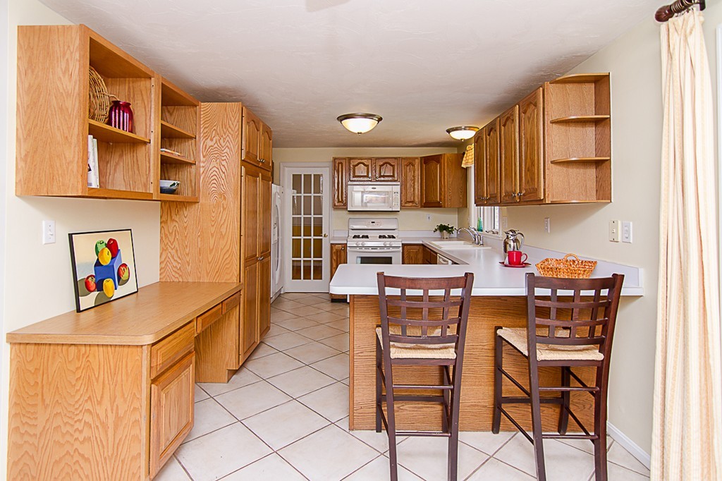 11 Millbrook Road Medway, MA 02053 - Photo 8 of 28 Gallery Image 8