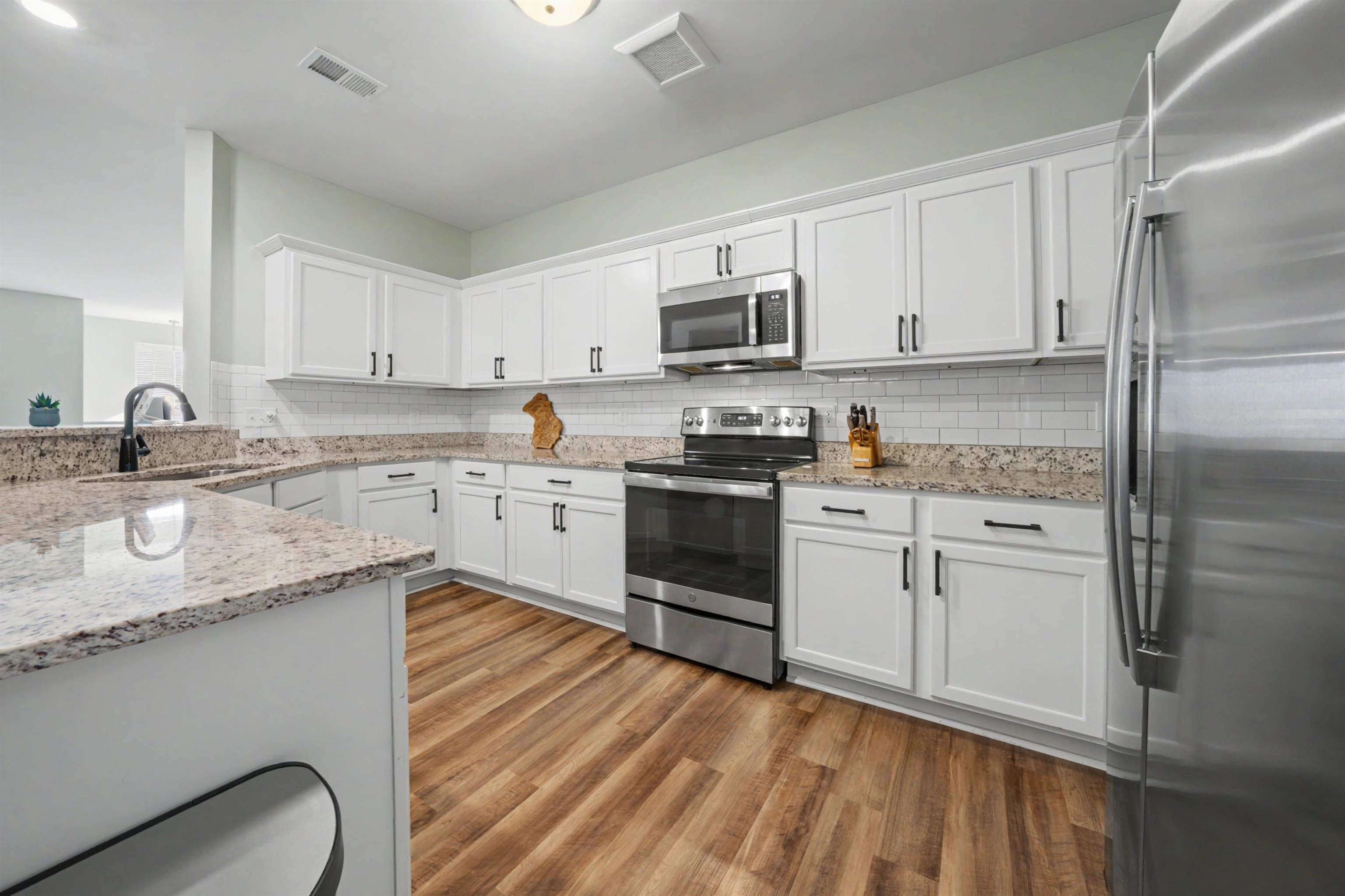 9836 Ridge Run Street Howell, MI 48855 - Photo 7 of 24