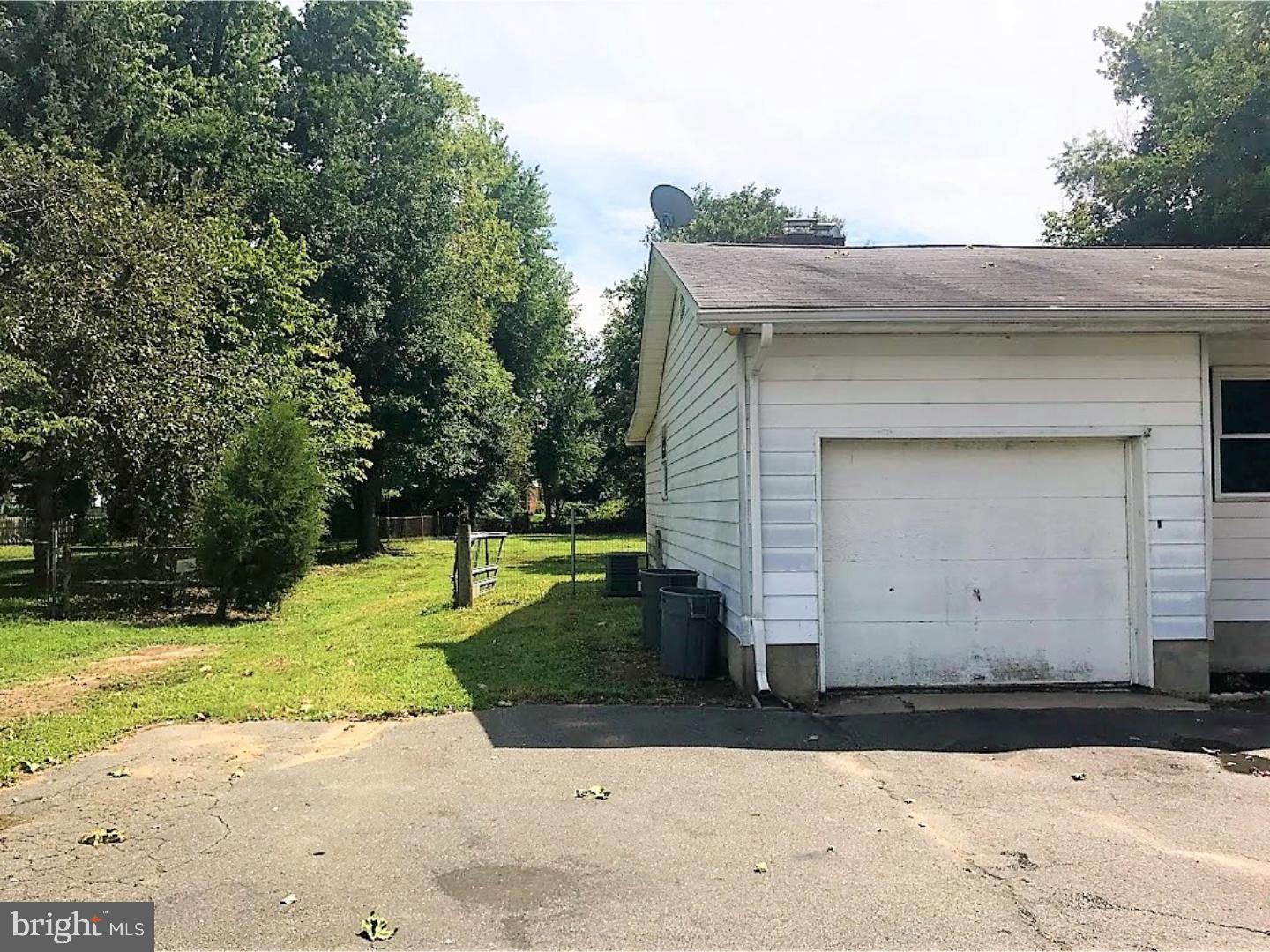 143 Crown Point Road Thorofare, NJ 08086 - Photo 3 of 19