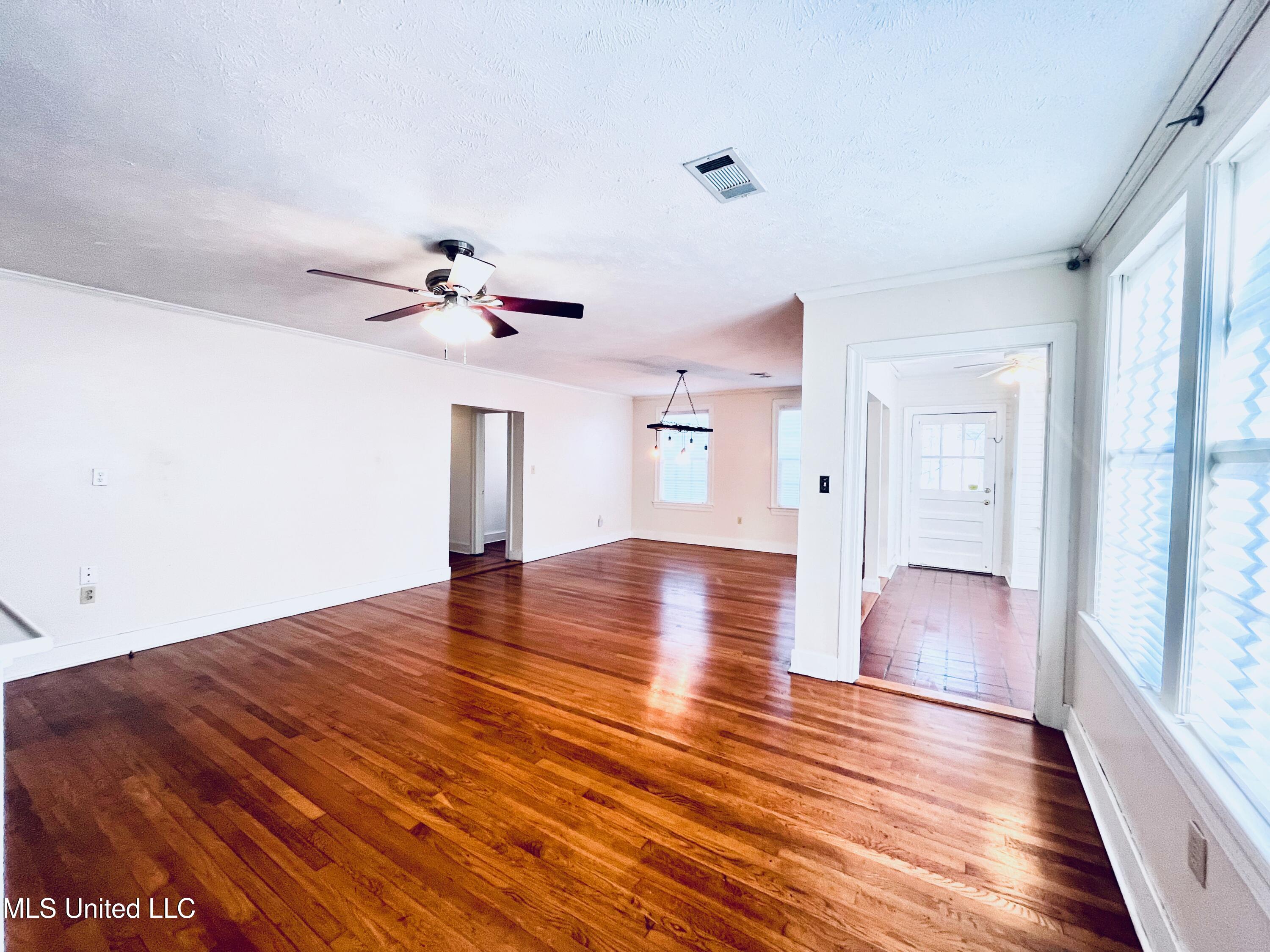 438 Downing Street Jackson, MS 39216 - Photo 12 of 49 IMG_1795