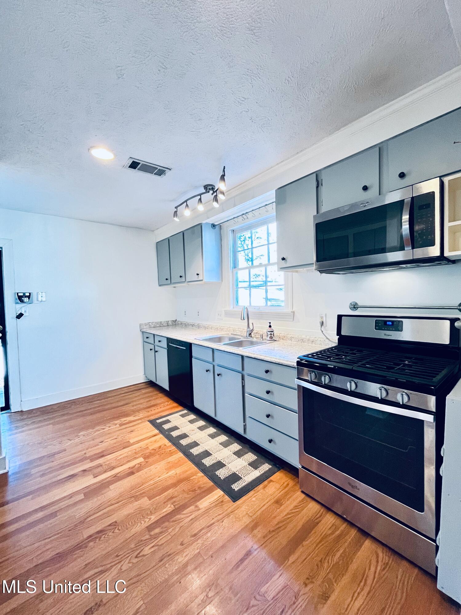 438 Downing Street Jackson, MS 39216 - Photo 28 of 49 IMG_1746