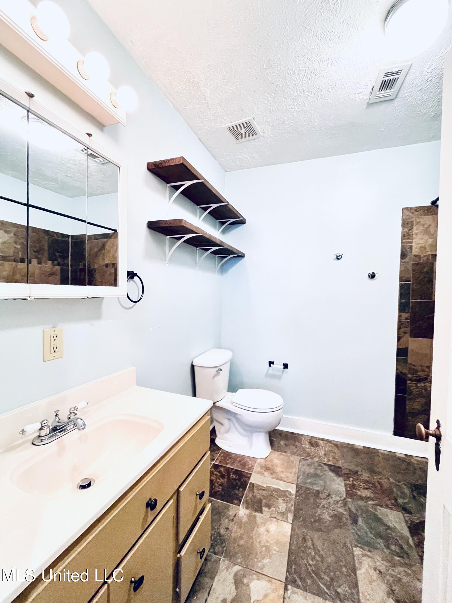 438 Downing Street Jackson, MS 39216 - Photo 38 of 49 IMG_1901