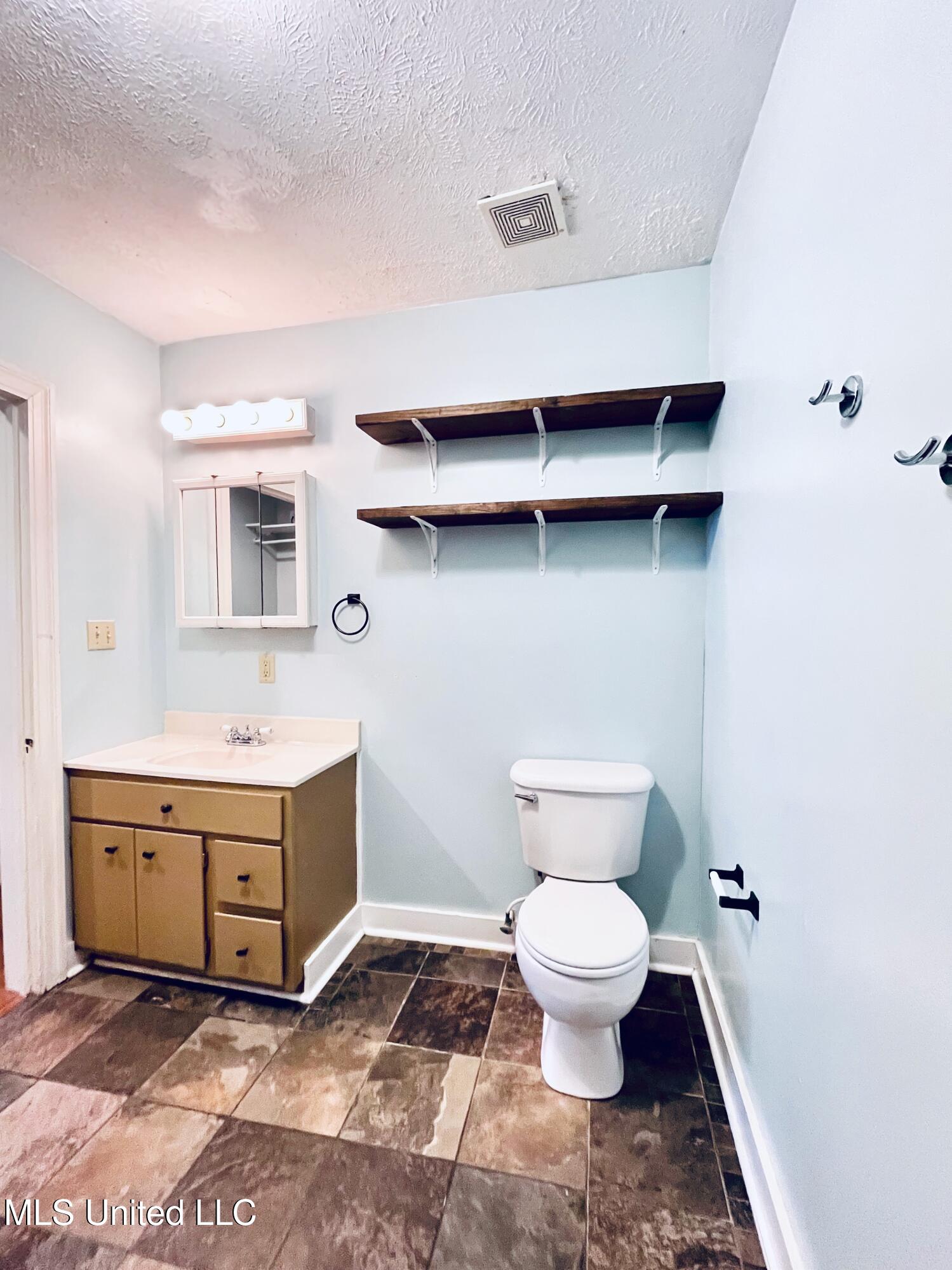 438 Downing Street Jackson, MS 39216 - Photo 39 of 49 IMG_1896