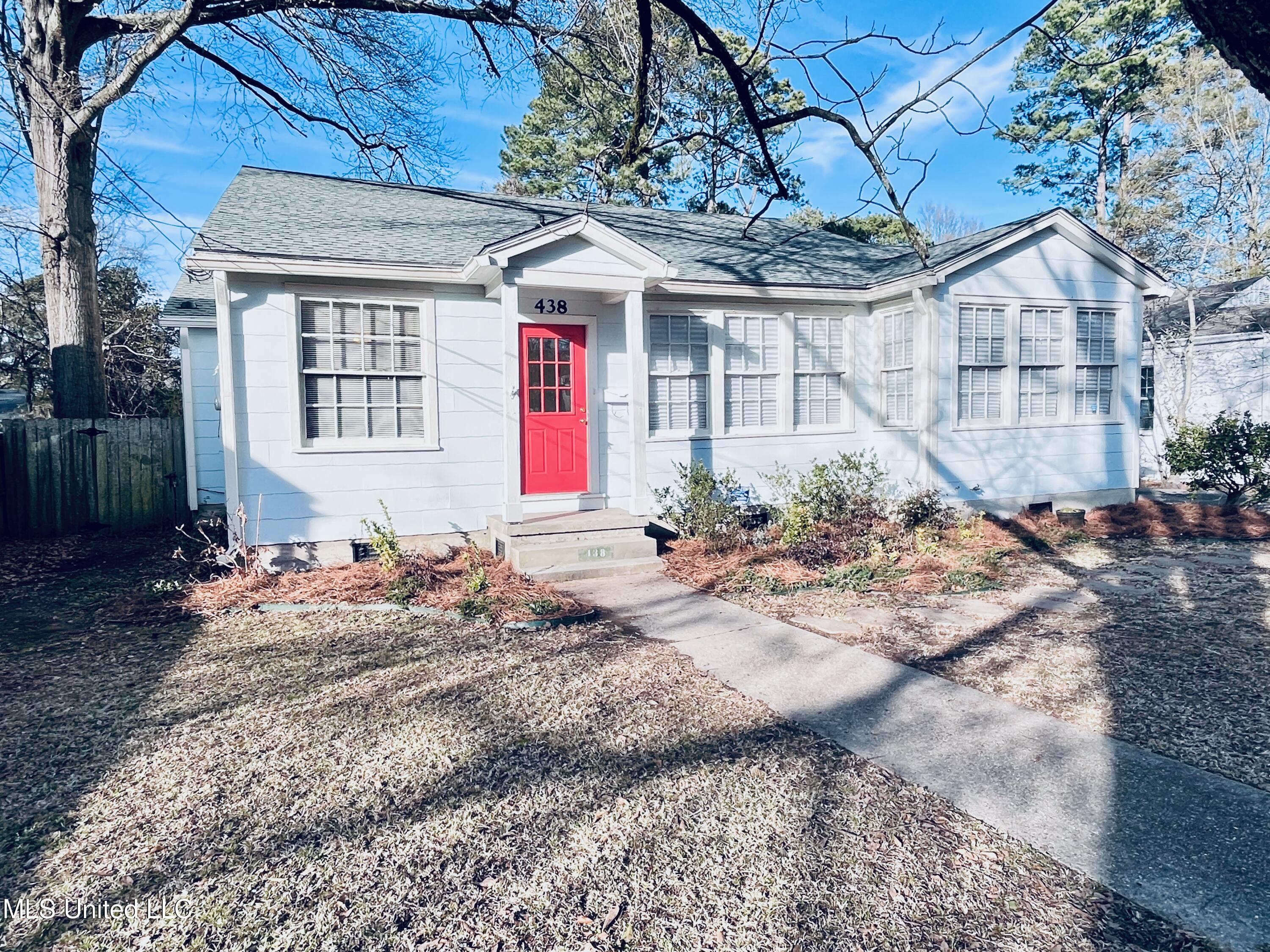 438 Downing Street Jackson, MS 39216 - Photo 4 of 49 IMG_1714