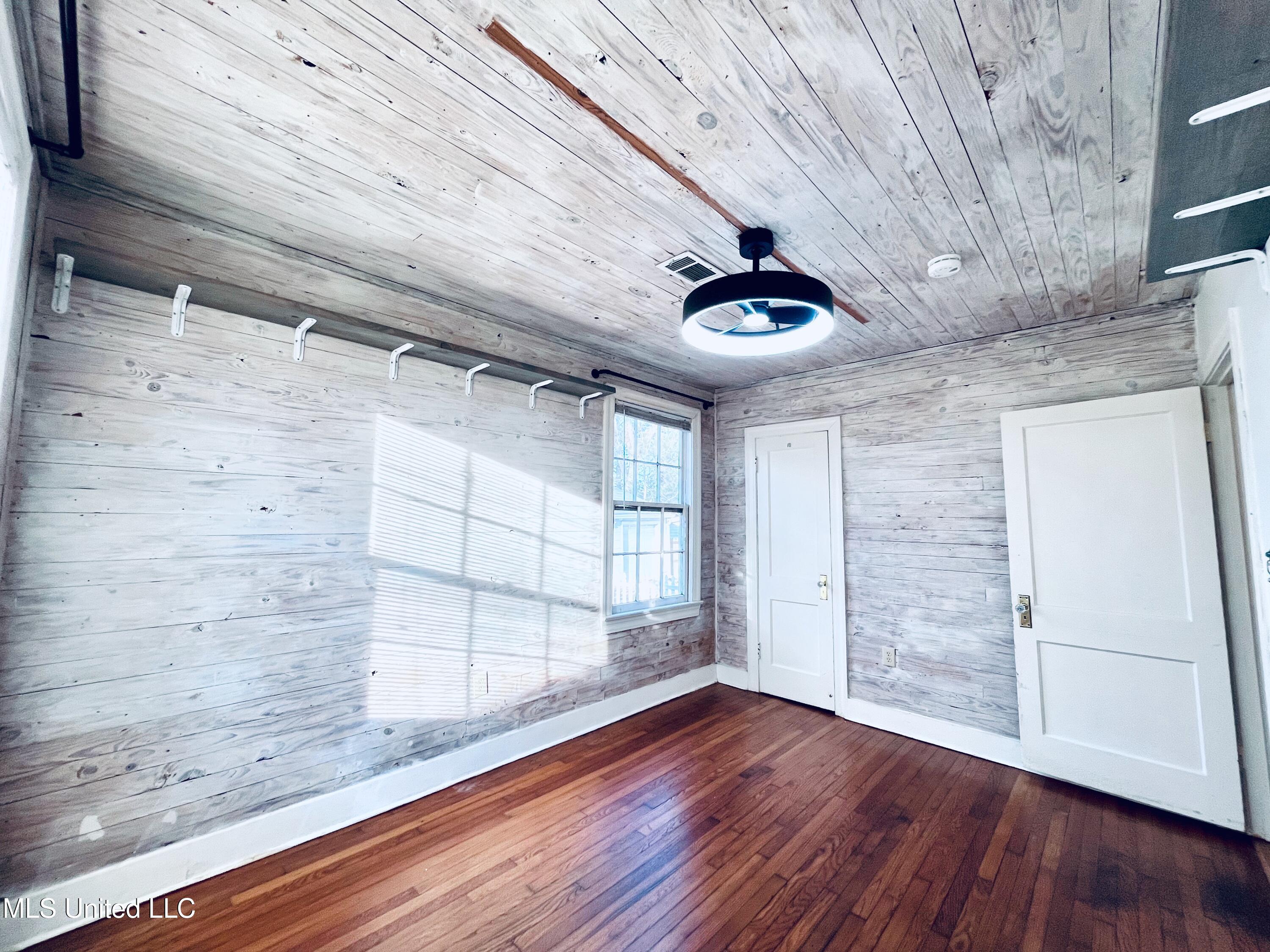 438 Downing Street Jackson, MS 39216 - Photo 41 of 49 IMG_1857