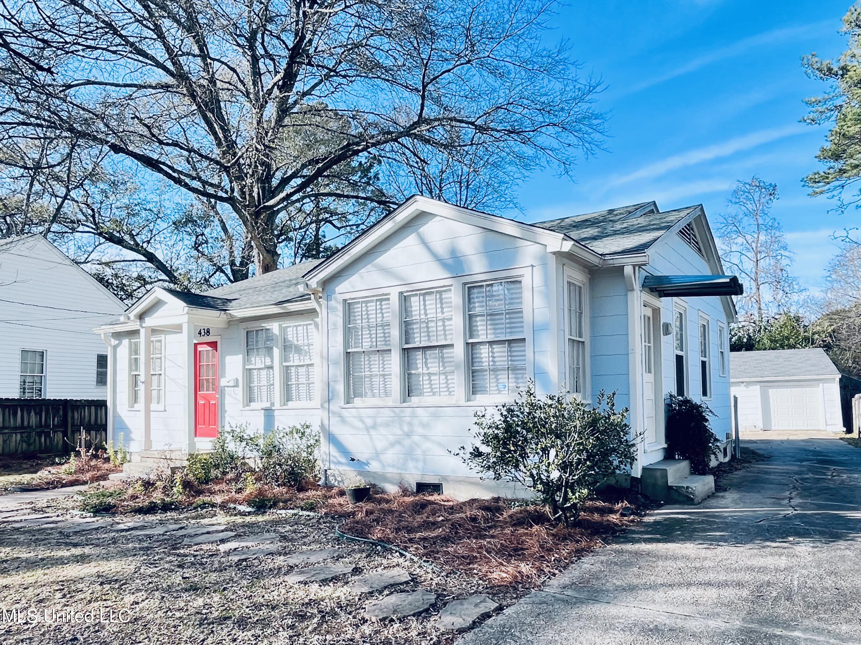 438 Downing Street Jackson, MS 39216 - Photo 5 of 49 IMG_1715