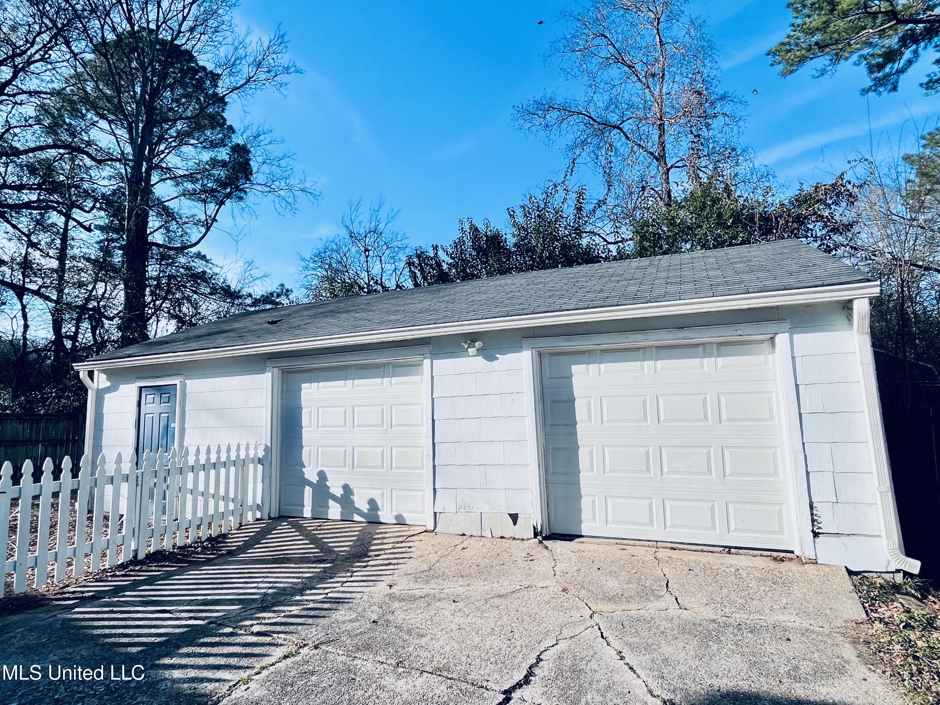 438 Downing Street Jackson, MS 39216 - Photo 8 of 49 IMG_1724