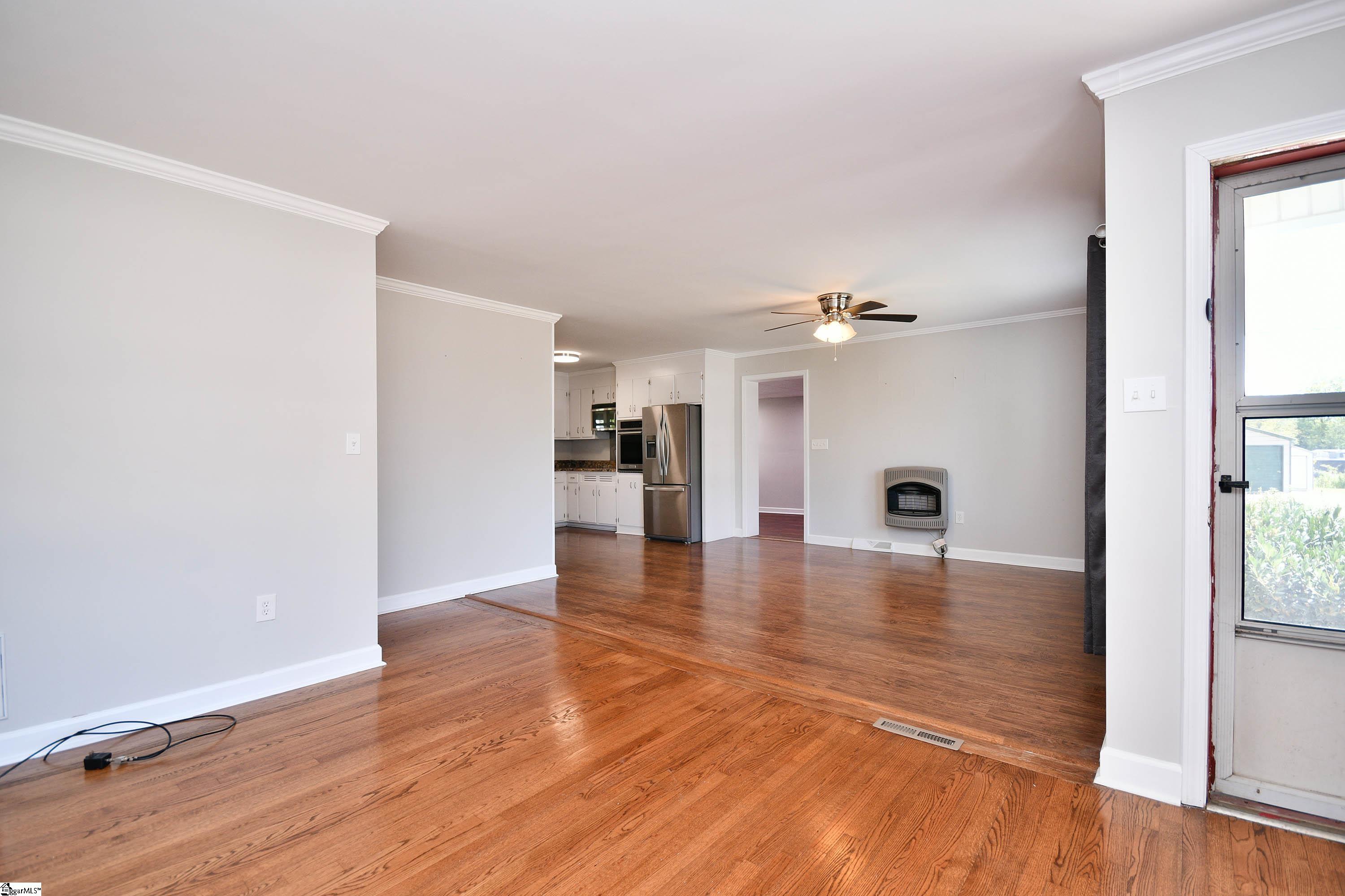 105 Ridgeland Circle Easley, SC 29640 - Photo 4 of 41