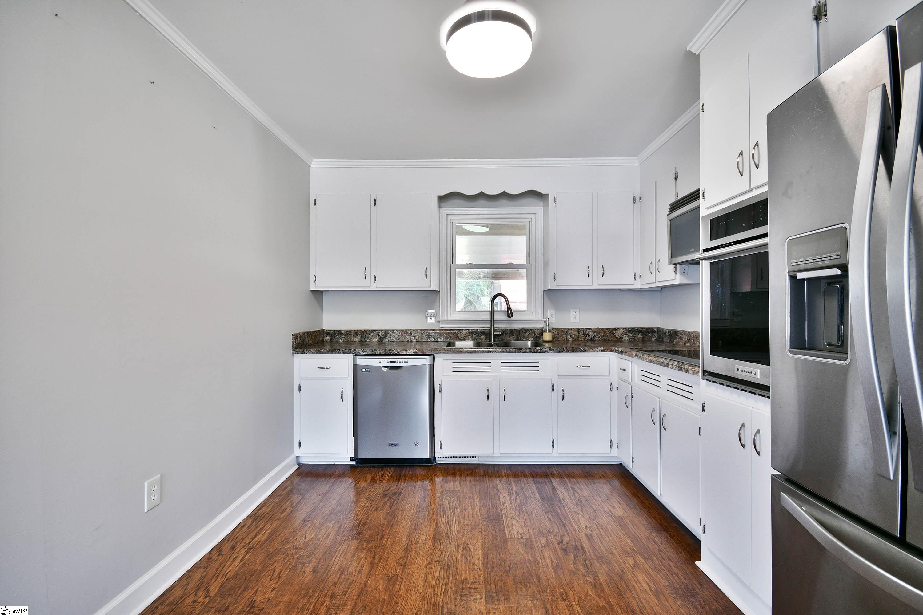 105 Ridgeland Circle Easley, SC 29640 - Photo 8 of 41