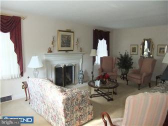543 Weymouth Road Springfield, PA 19064 - Photo 2 of 12