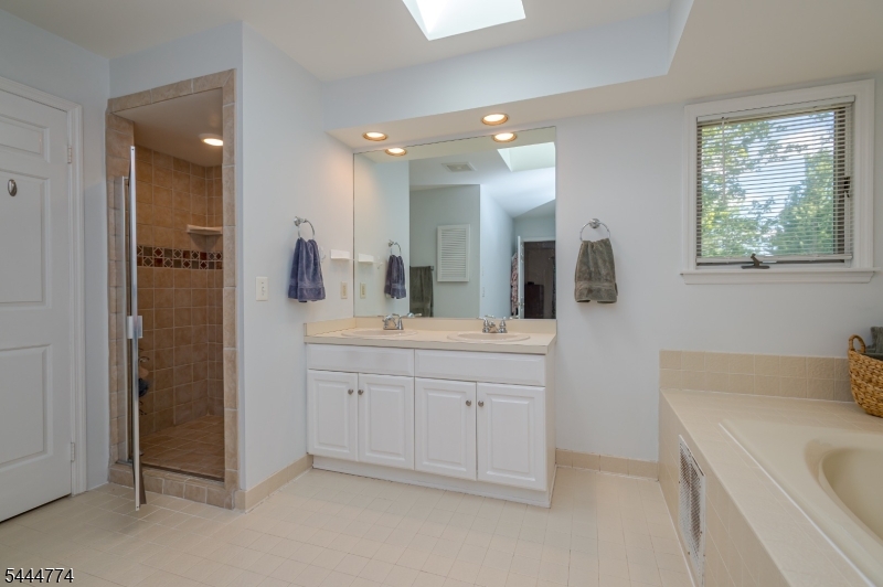 9 Mission Hills Road Annandale, NJ 08801 - Photo 18 of 20