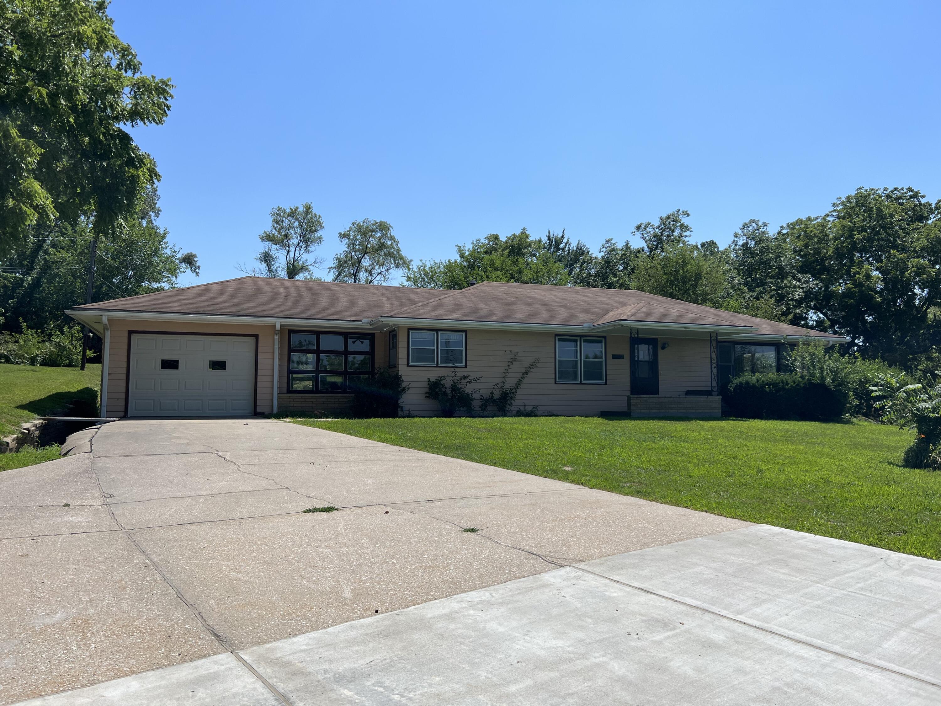 19578 Virginia Hills Road Council Bluffs, IA 51503 - Photo 1 of 42 Gallery Image 1