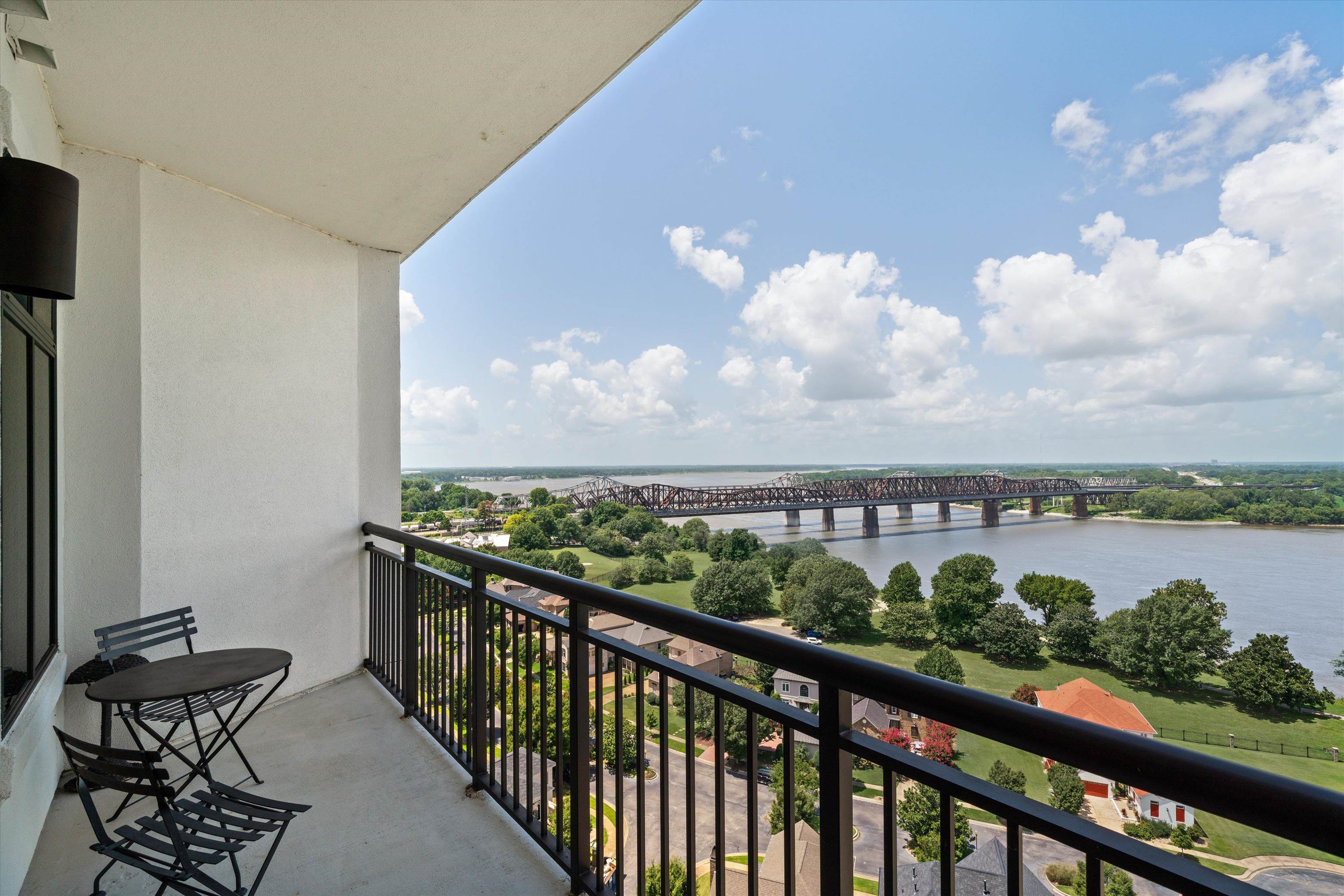 717 Riverside Drive, Unit 1507 Memphis, TN 38103 - Photo 23 of 34 Gallery Image 23