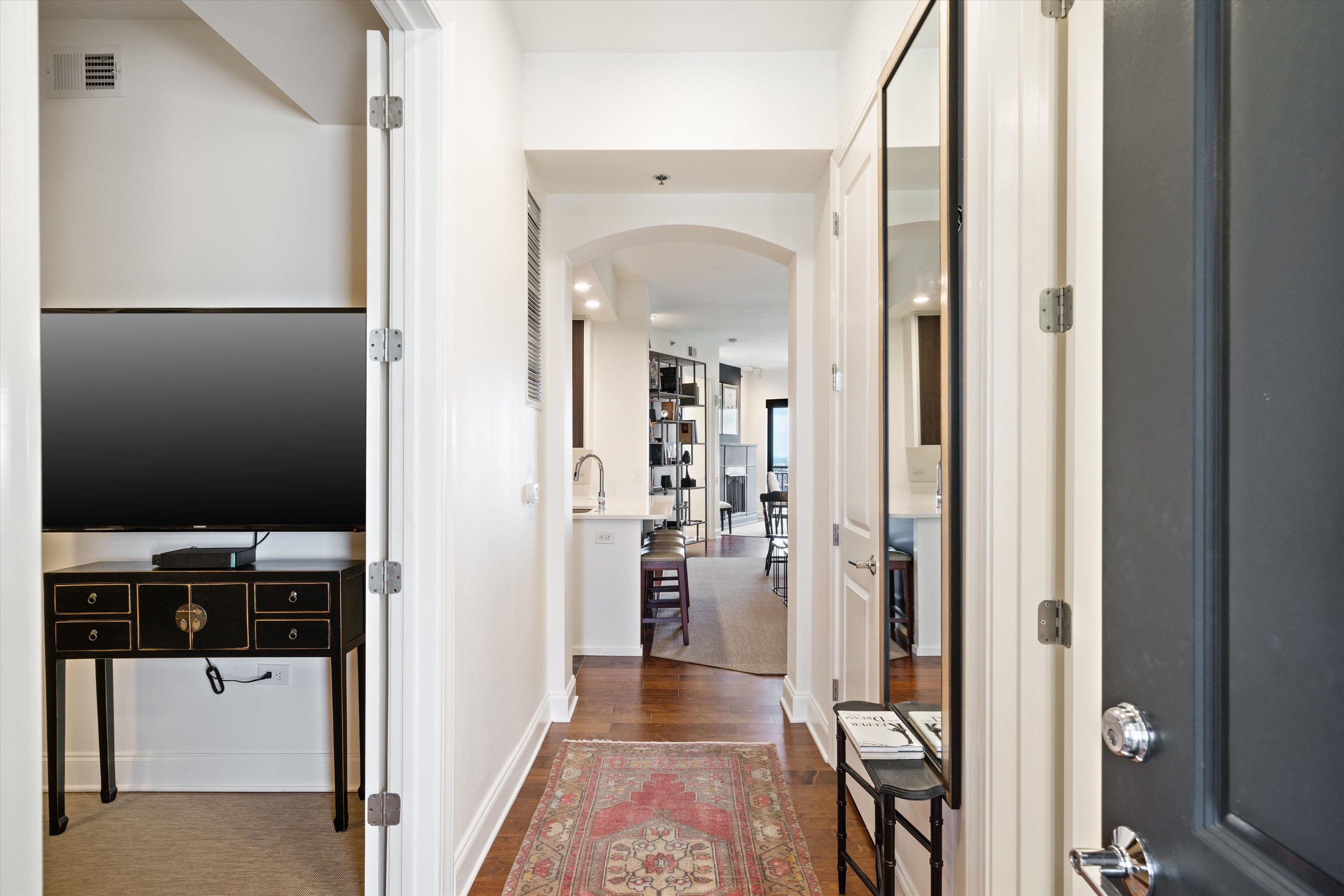 717 Riverside Drive, Unit 1507 Memphis, TN 38103 - Photo 3 of 34 Gallery Image 3