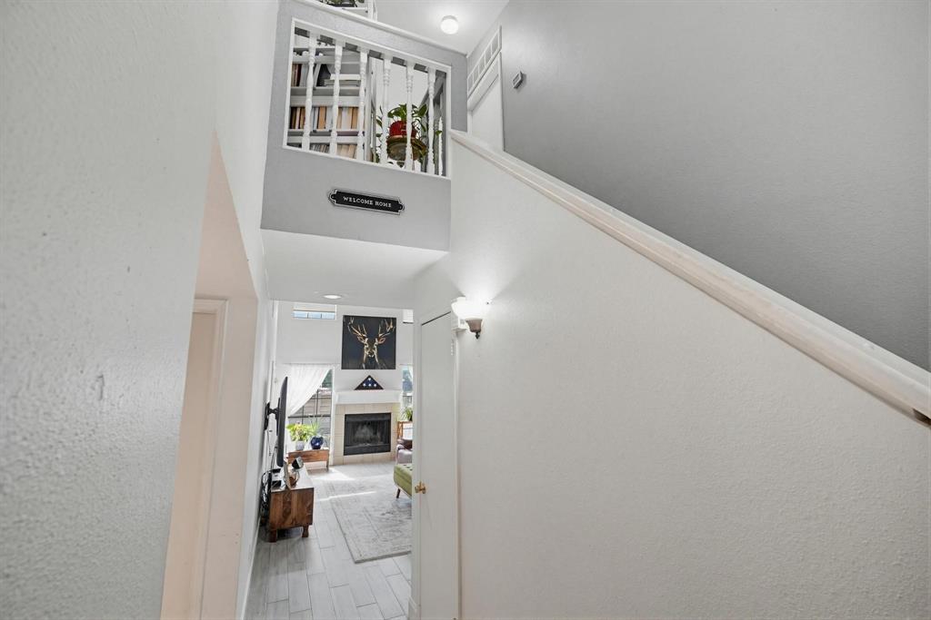 322 West Harwood Road, Unit B Hurst, TX 76054 - Photo 20 of 34