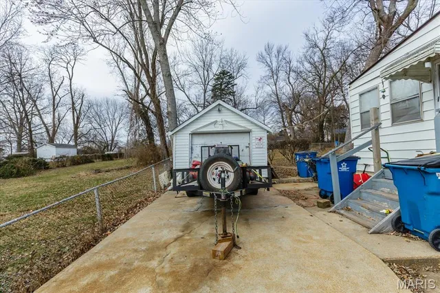 $125,000 | 2331 Hood Avenue, Overland, MO 63114