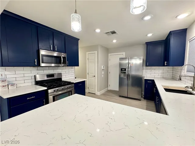 $2,995 | 11612 West Aruba Beach Avenue, Las Vegas, NV 89138