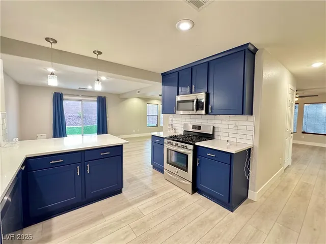 $2,995 | 11612 West Aruba Beach Avenue, Las Vegas, NV 89138