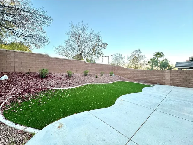 $2,995 | 11612 West Aruba Beach Avenue, Las Vegas, NV 89138