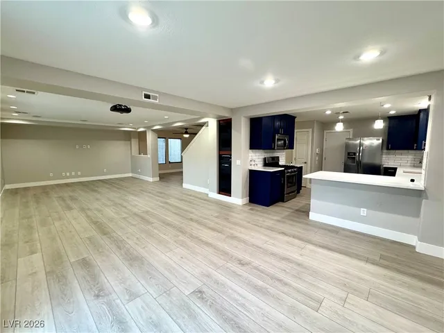 $2,995 | 11612 West Aruba Beach Avenue, Las Vegas, NV 89138