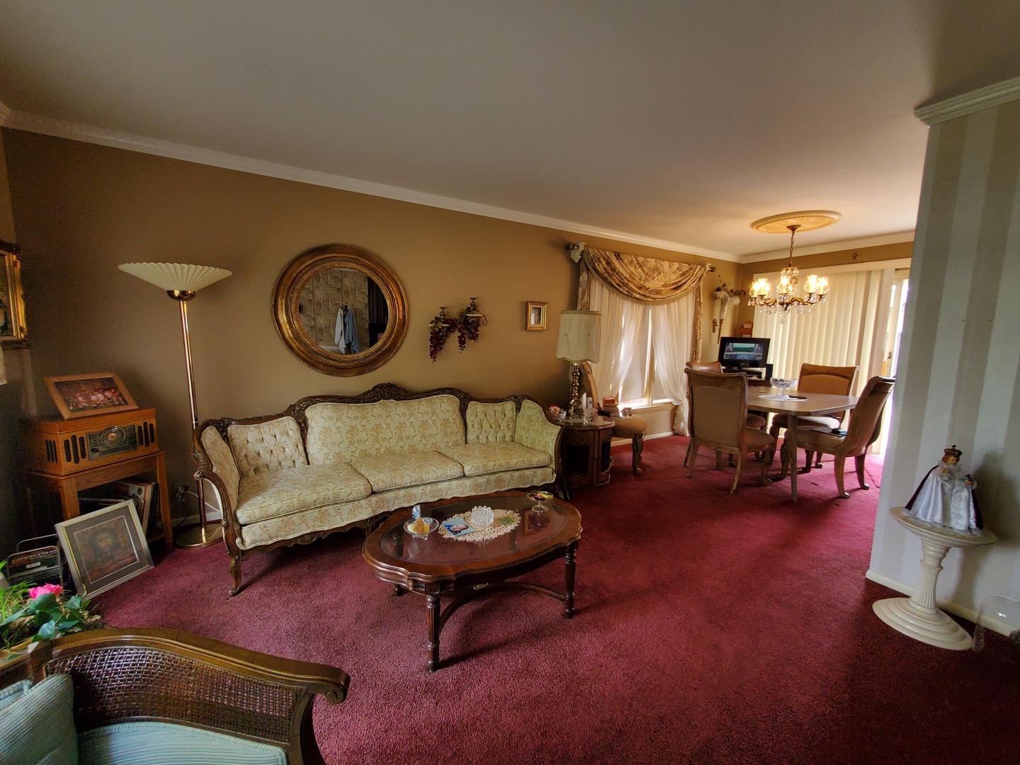 6139 107th Street Chicago Ridge, IL 60415 - Photo 9 of 16 a living room with furniture and wooden floor
