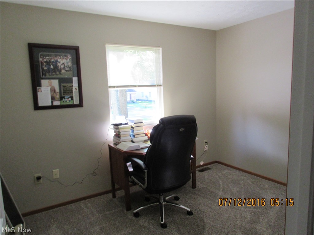 7645 Micawber Road Northeast Warren, OH 44484 - Photo 14 of 27 main level bedroom 1