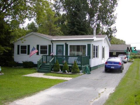 7516 Woodbine Road Lexington, MI 48450 - Photo 1 of 12 464974.JPG