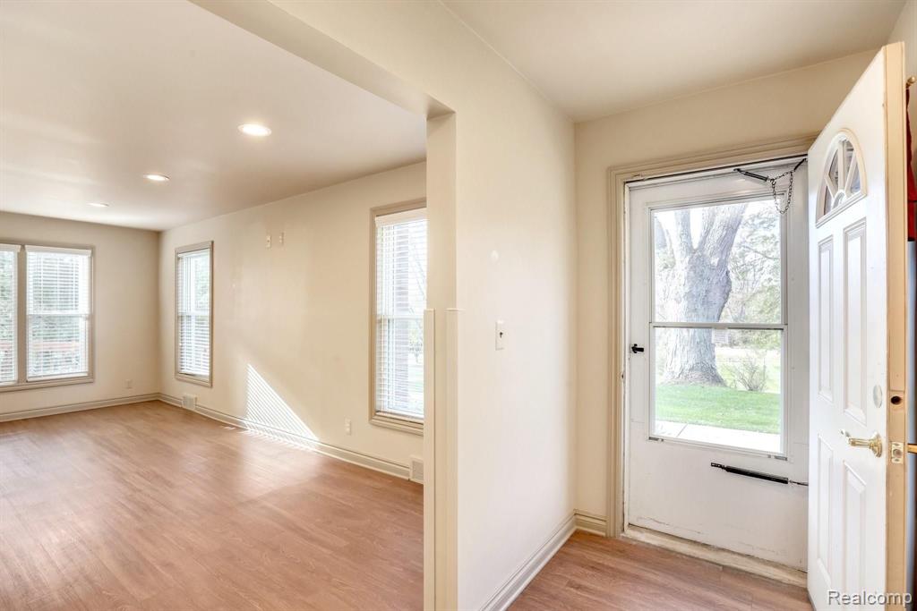 25304 Farmington Road Farmington Hills, MI 48336 - Photo 16 of 62