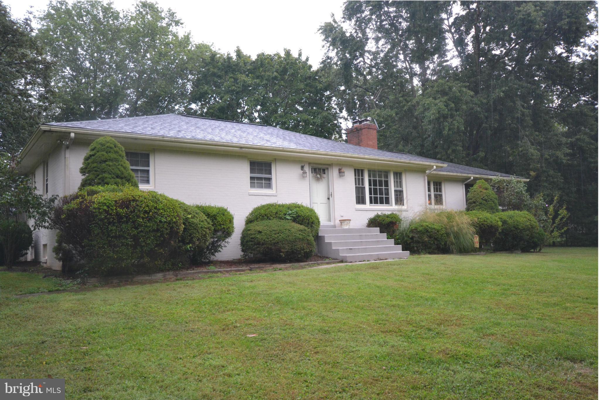 19666 Youngs Cliff Road Sterling, VA 20165 - Photo 1 of 30 Exterior (Front)