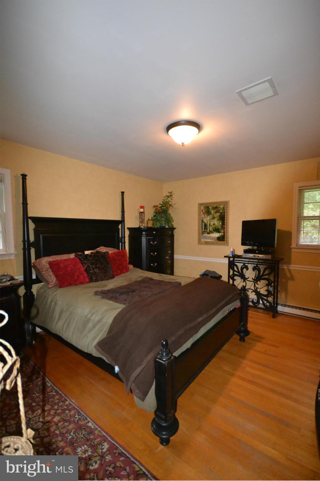 19666 Youngs Cliff Road Sterling, VA 20165 - Photo 14 of 30 Bedroom (Master)