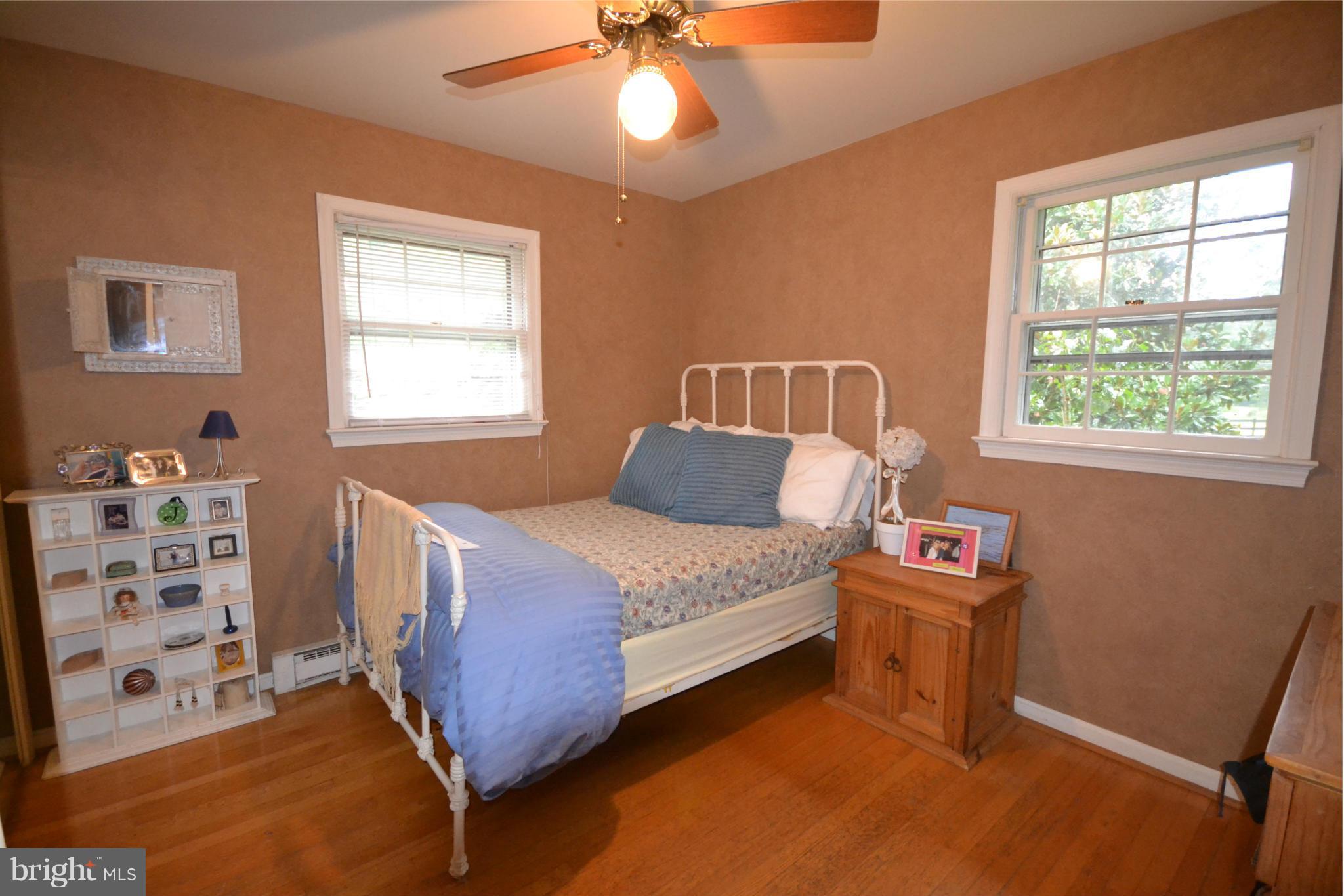 19666 Youngs Cliff Road Sterling, VA 20165 - Photo 17 of 30 Bedroom