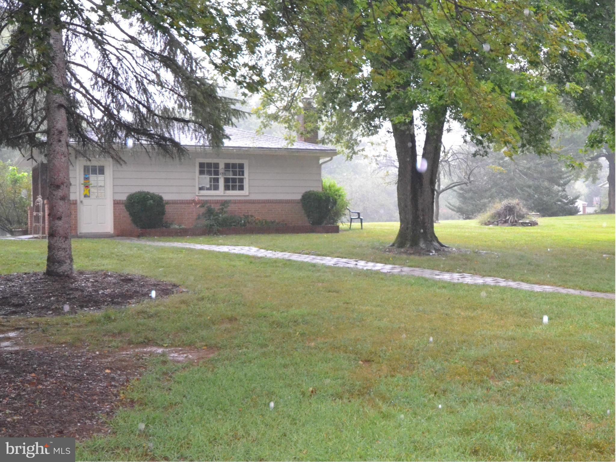 19666 Youngs Cliff Road Sterling, VA 20165 - Photo 26 of 30 Exterior (Rear)