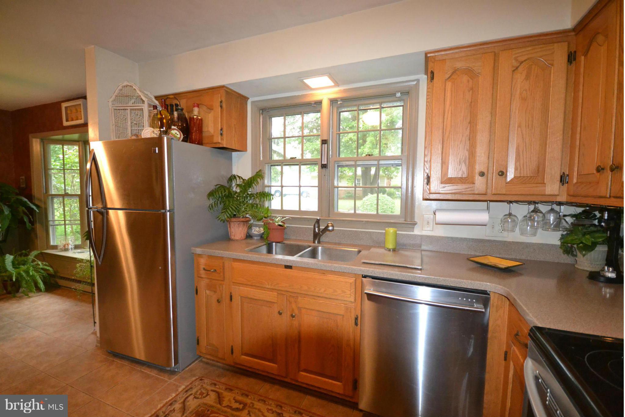 19666 Youngs Cliff Road Sterling, VA 20165 - Photo 5 of 30 Kitchen