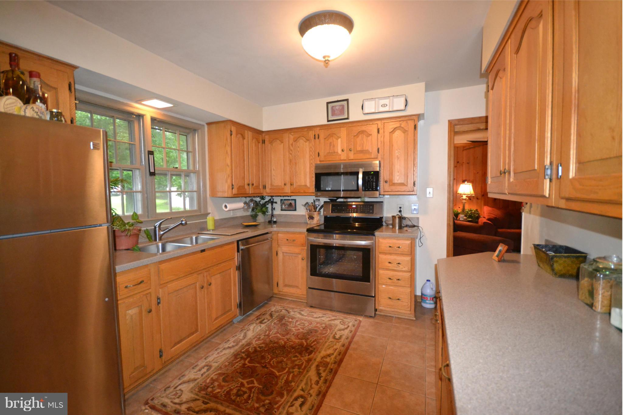 19666 Youngs Cliff Road Sterling, VA 20165 - Photo 10 of 30 Kitchen