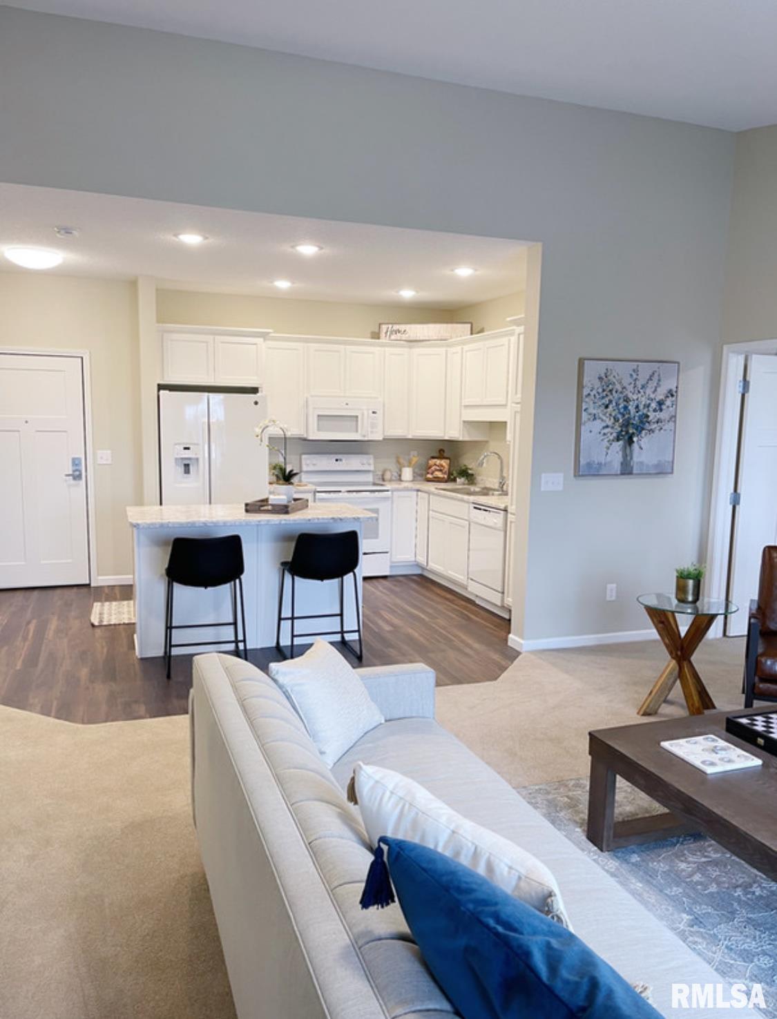 2592 Middle Road, Unit 310 Bettendorf, IA 52722 - Photo 4 of 15 Gallery Image 4