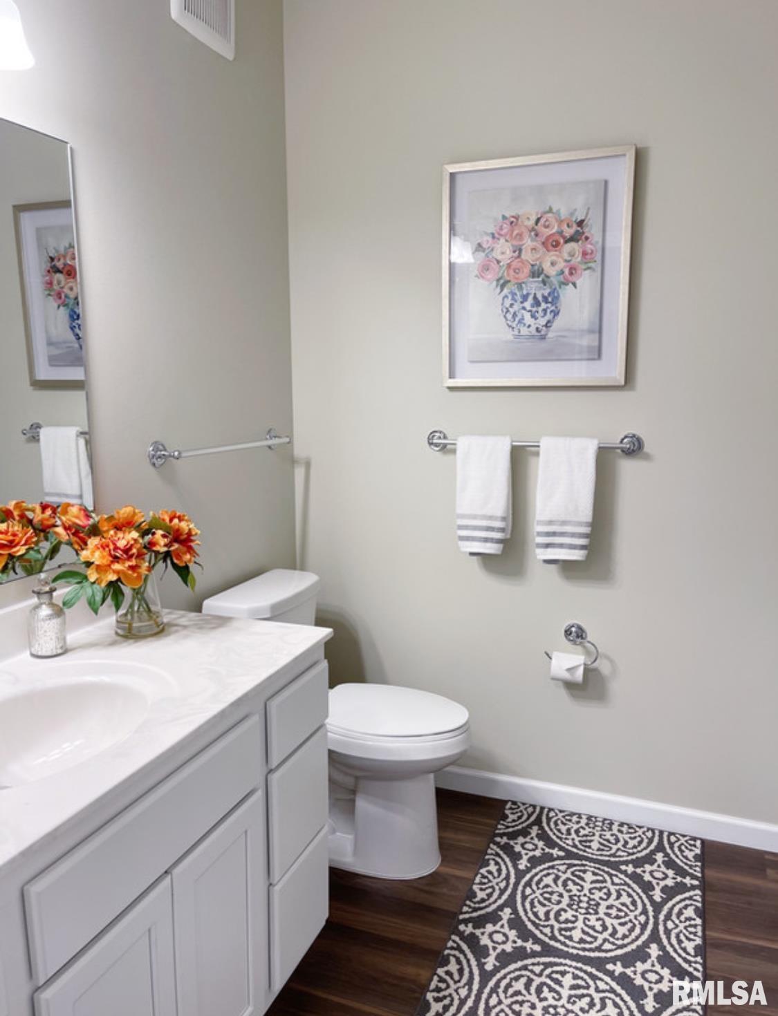 2592 Middle Road, Unit 310 Bettendorf, IA 52722 - Photo 6 of 15 Gallery Image 6