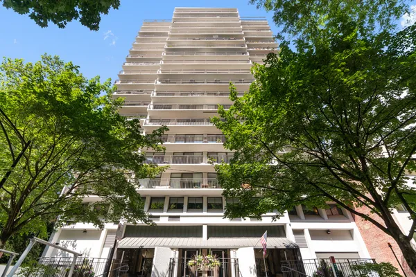 $699,000 | 1430 North Astor Street, Unit 5C, Chicago, IL 60610