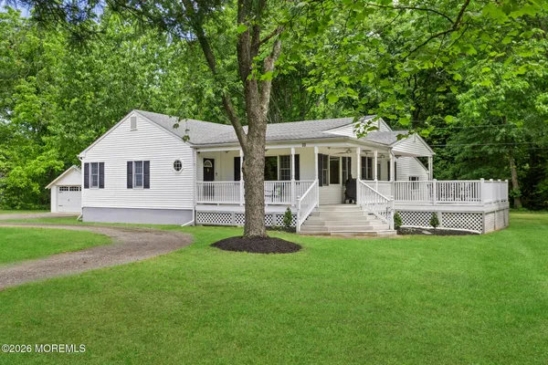 $525,000 | 23 Bloomer Drive, Burlington, NJ 08016