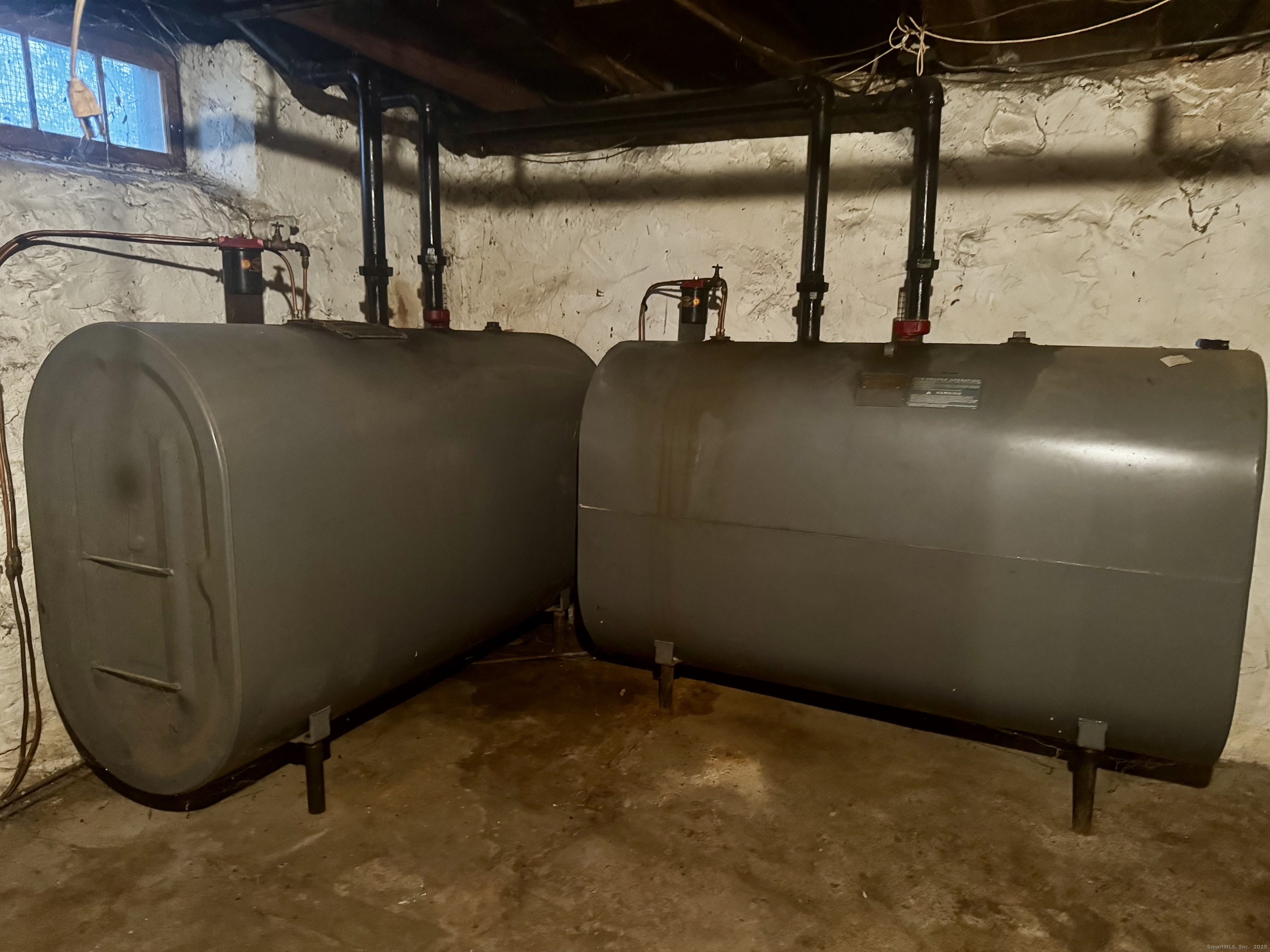 58 Daniels Farm Road Trumbull, CT 06611 - Photo 23 of 40 a view of a room with racks