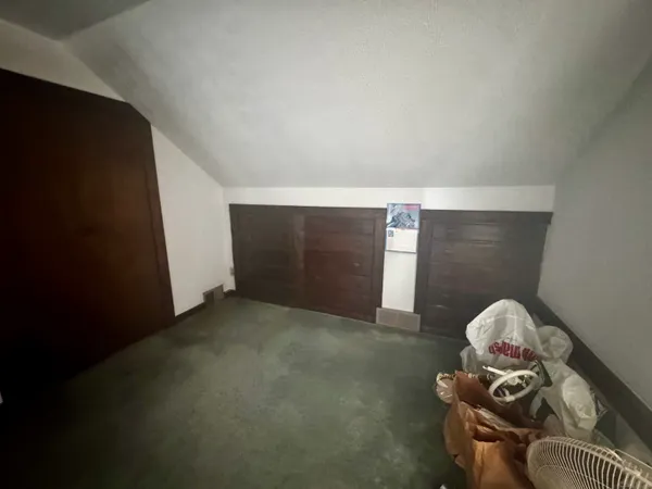 a view of entryway with workspace