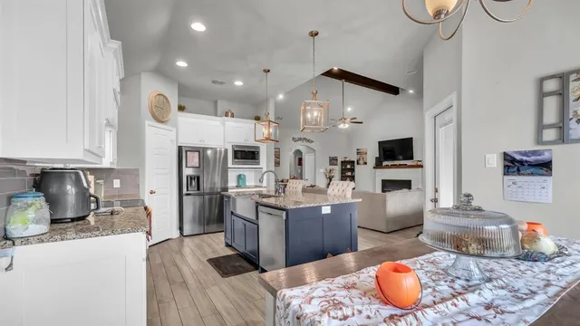 $329,900 | 972 Sam Street, Springtown, TX 76082