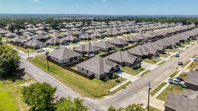 $329,900 | 972 Sam Street, Springtown, TX 76082