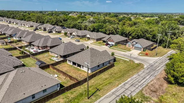 $329,900 | 972 Sam Street, Springtown, TX 76082