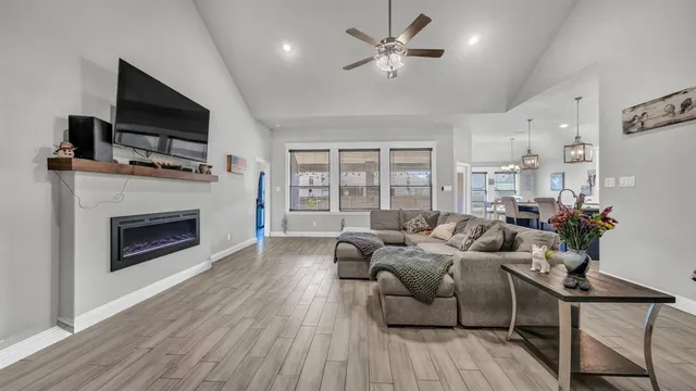 $329,900 | 972 Sam Street, Springtown, TX 76082