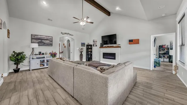 $329,900 | 972 Sam Street, Springtown, TX 76082