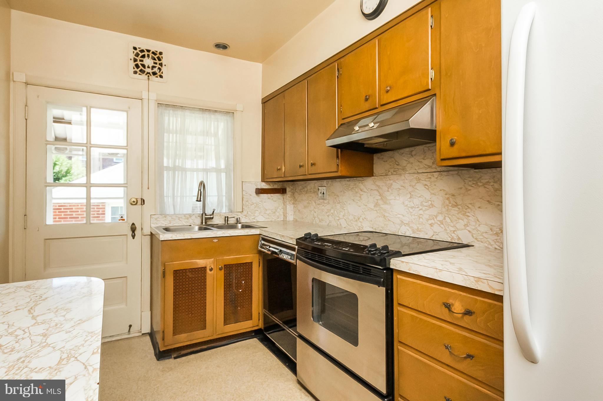231 Dumbarton Road Baltimore, MD 21212 - Photo 10 of 26 Kitchen
