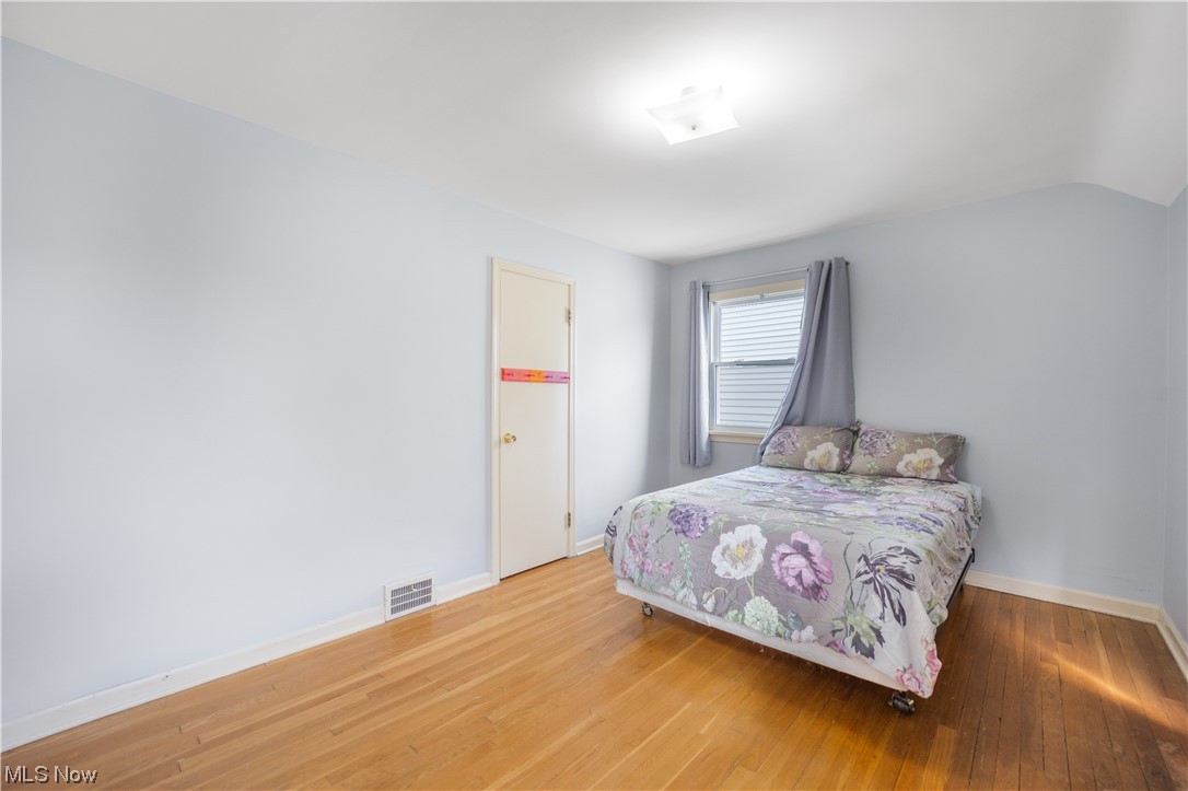 2605 Milton Road Cleveland, OH 44118 - Photo 17 of 44 Gallery Image 17