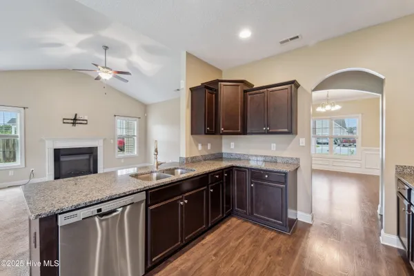 $2,095 | 418 Durham Station Drive, Jacksonville, NC 28546